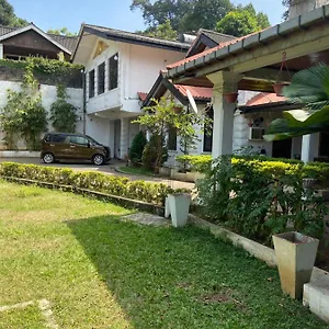 Guest house Garden, Kandy